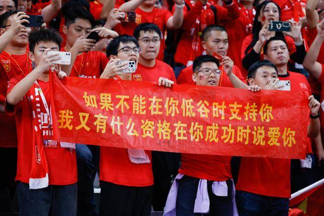 库蒂尼奥：内马尔三度邀请我加盟桑托斯，因球迷辱骂选择离队